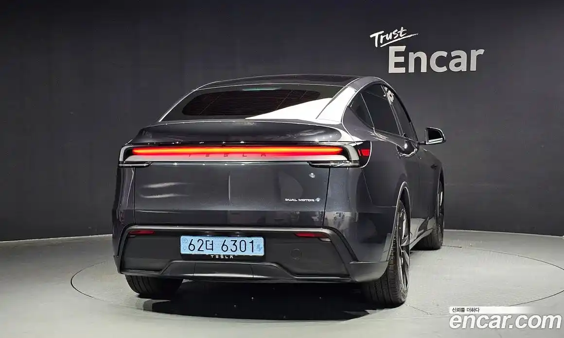 Tesla Model Y 2025 0.4 автомат (гидро), фото 4 Tesla Model Y 2025 0.4 автомат (гидро), фото 4
