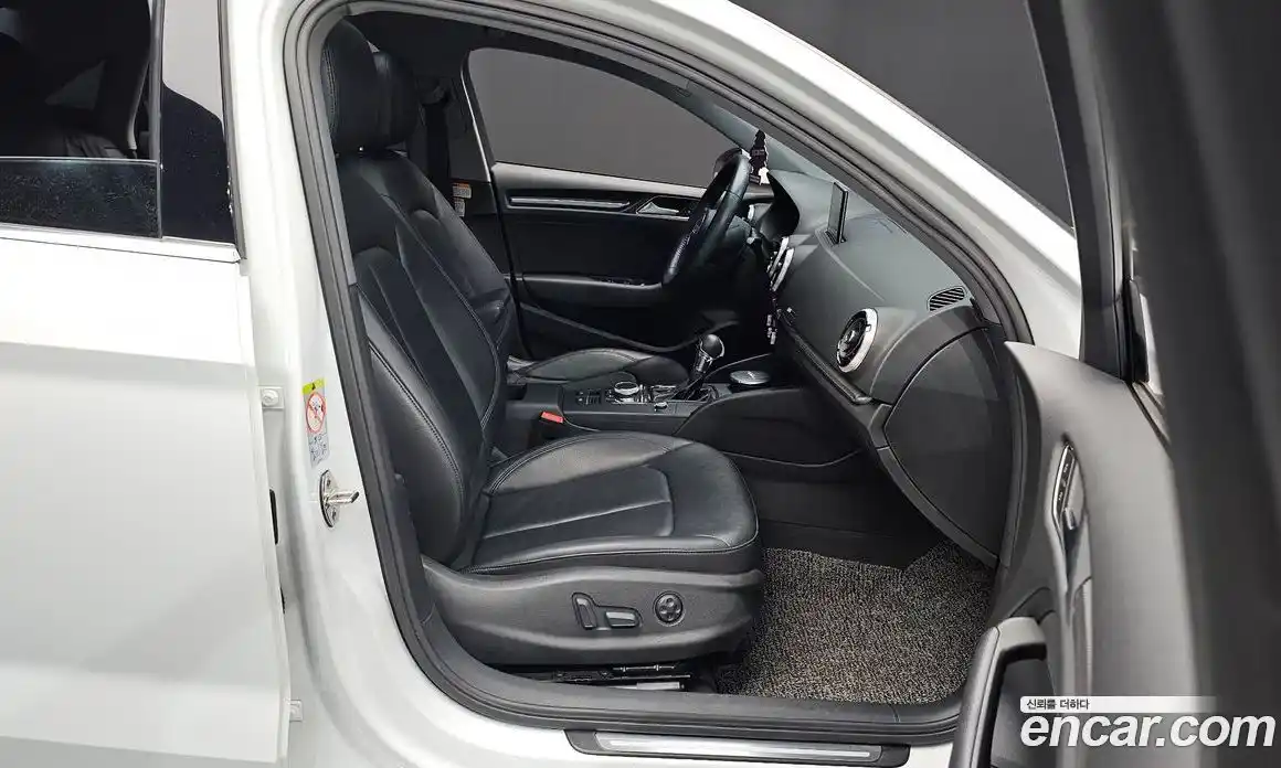 Audi A3 2019 2.0 автомат (гидро), фото 16