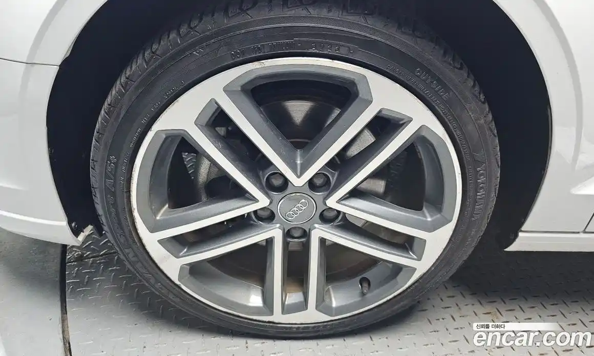 Audi A3 2019 2.0 автомат (гидро), фото 5