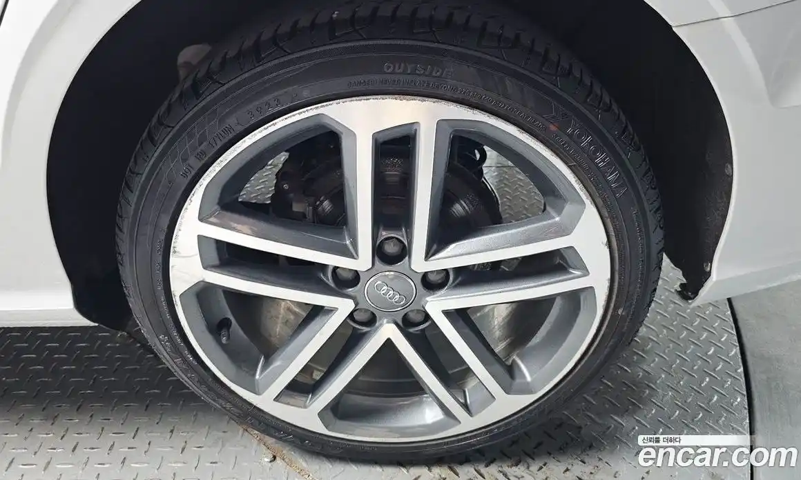 Audi A3 2019 2.0 автомат (гидро), фото 7