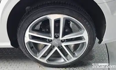 Audi A3 2019 2.0 автомат (гидро), миниатюра 7