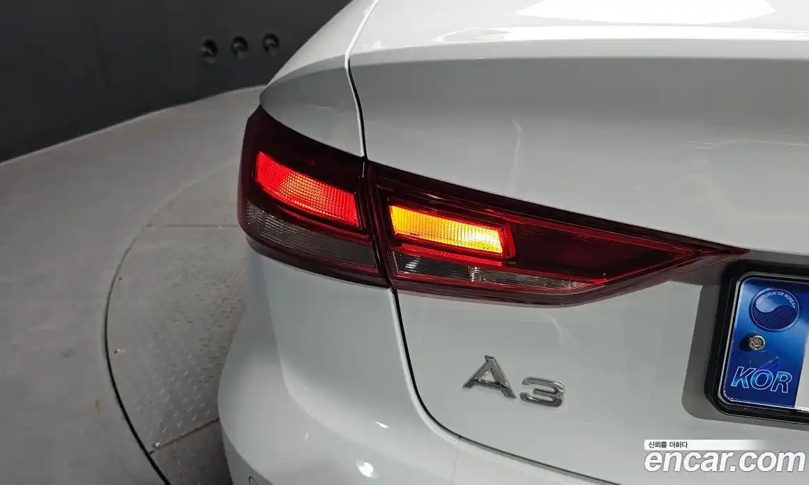 Audi A3 2019 2.0 автомат (гидро), фото 9