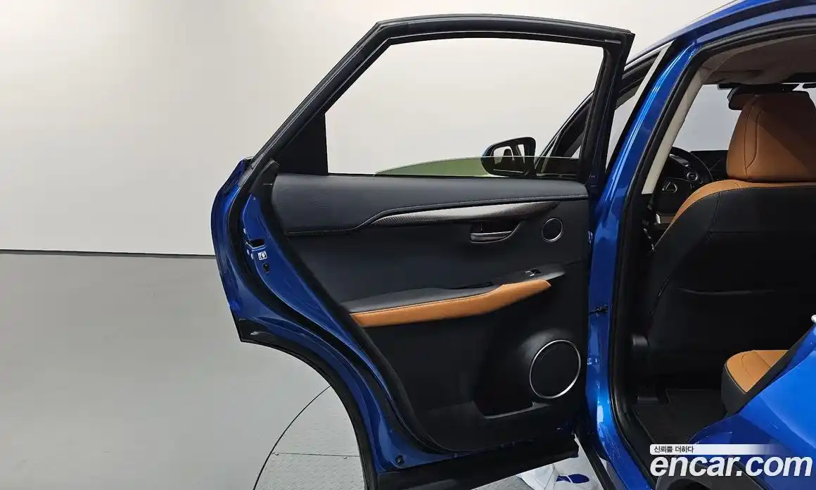 Lexus NX 2019 2.5 автомат (гидро), фото 15 Lexus NX 2019 2.5 автомат (гидро), фото 15