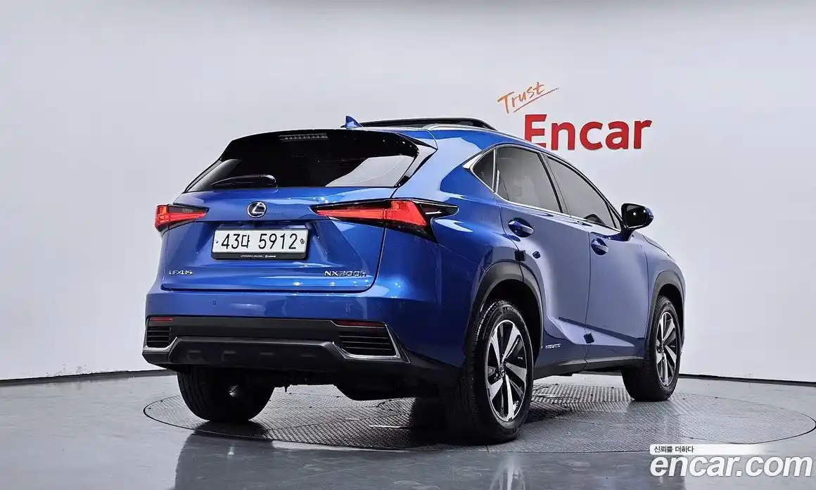 Lexus NX 2019 2.5 автомат (гидро), фото 2 Lexus NX 2019 2.5 автомат (гидро), фото 2