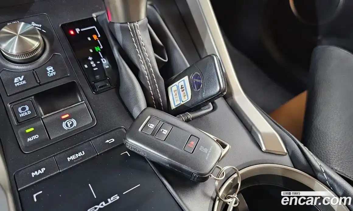Lexus NX 2019 2.5 автомат (гидро), фото 21 Lexus NX 2019 2.5 автомат (гидро), фото 21