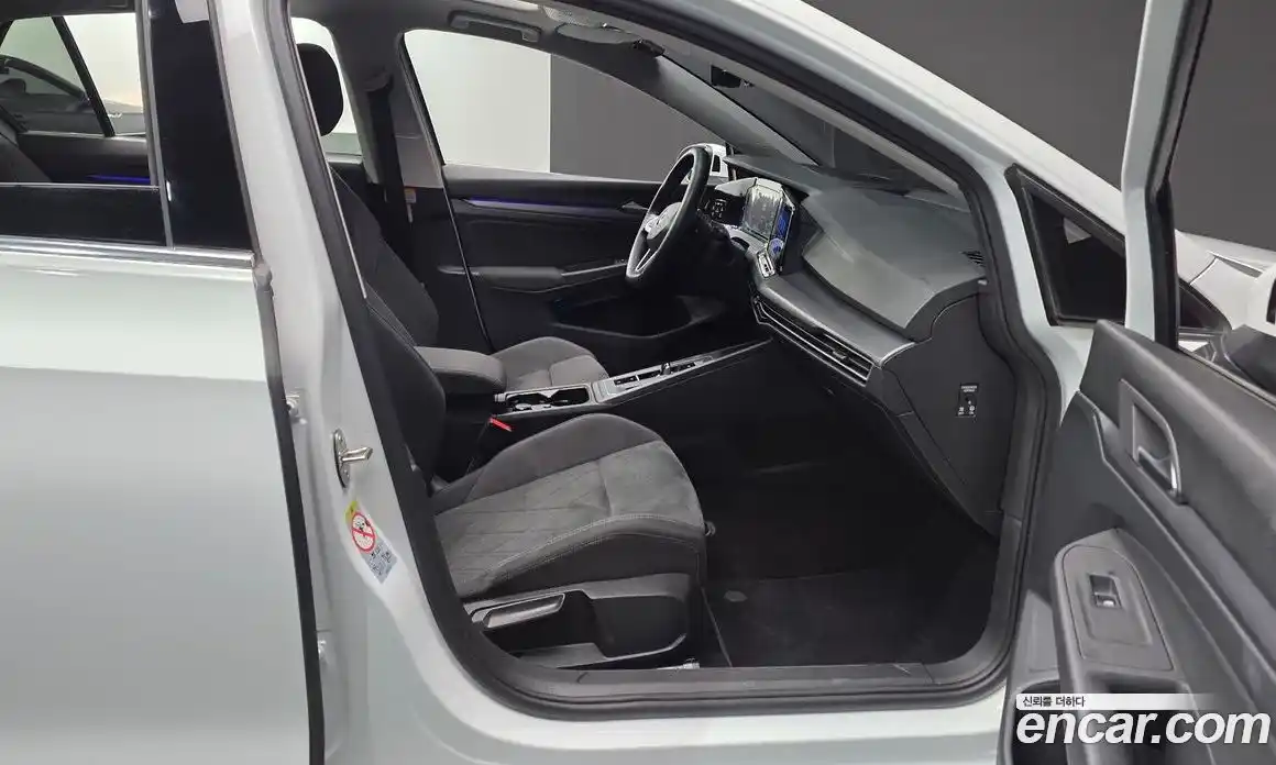 Volkswagen Golf 2022 2.0 автомат (гидро), фото 11