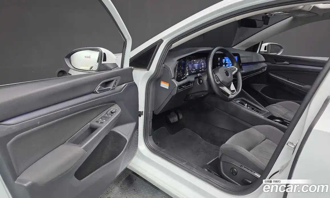 Volkswagen Golf 2022 2.0 автомат (гидро), фото 10