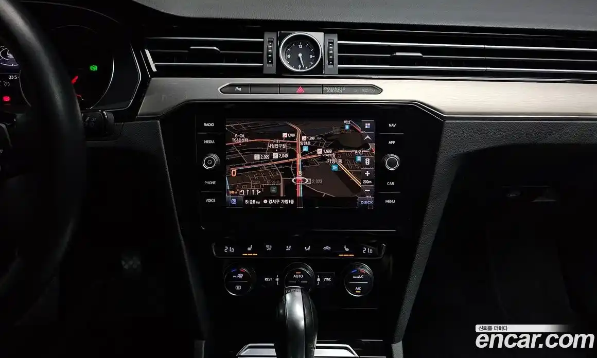 Volkswagen Passat 2018 2.0 автомат (гидро), фото 19