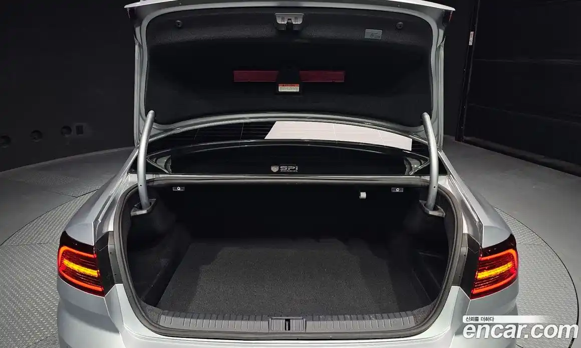Volkswagen Passat 2018 2.0 автомат (гидро), фото 25
