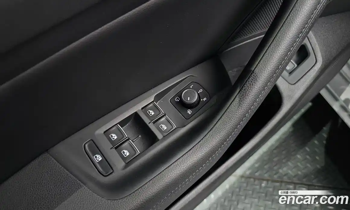 Volkswagen Passat 2018 2.0 автомат (гидро), фото 30