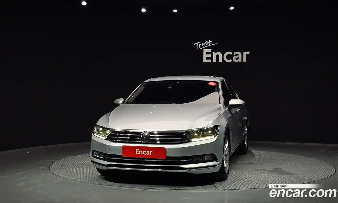 Volkswagen Passat 2018 2.0 автомат (гидро), фото 3