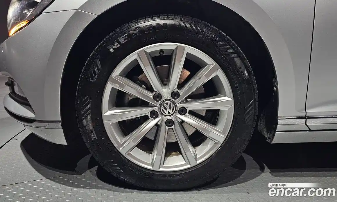 Volkswagen Passat 2018 2.0 автомат (гидро), фото 5