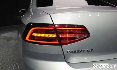 Volkswagen Passat 2018 2.0 автомат (гидро), миниатюра 9