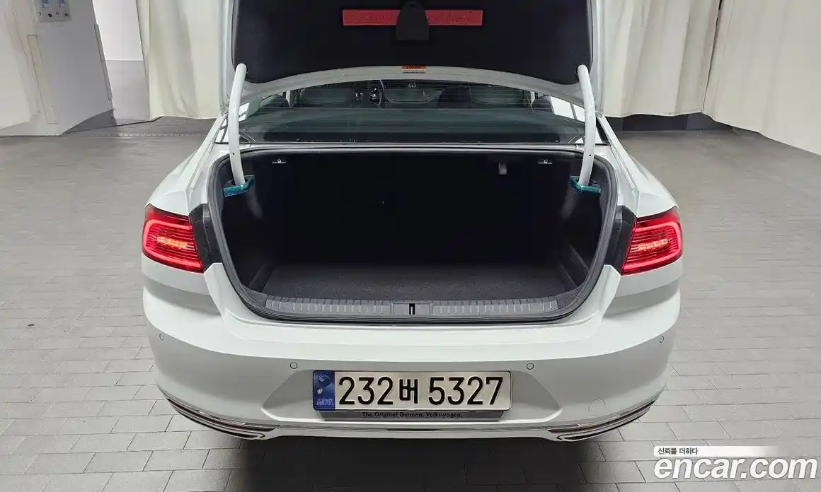 Volkswagen Passat 2018 2.0 автомат (гидро), фото 21
