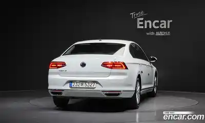 Volkswagen Passat 2018 2.0 автомат (гидро), миниатюра 4