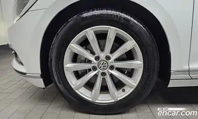 Volkswagen Passat 2018 2.0 автомат (гидро), миниатюра 5