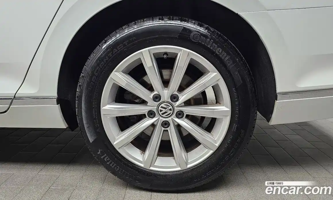 Volkswagen Passat 2018 2.0 автомат (гидро), фото 7