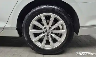 Volkswagen Passat 2018 2.0 автомат (гидро), миниатюра 7