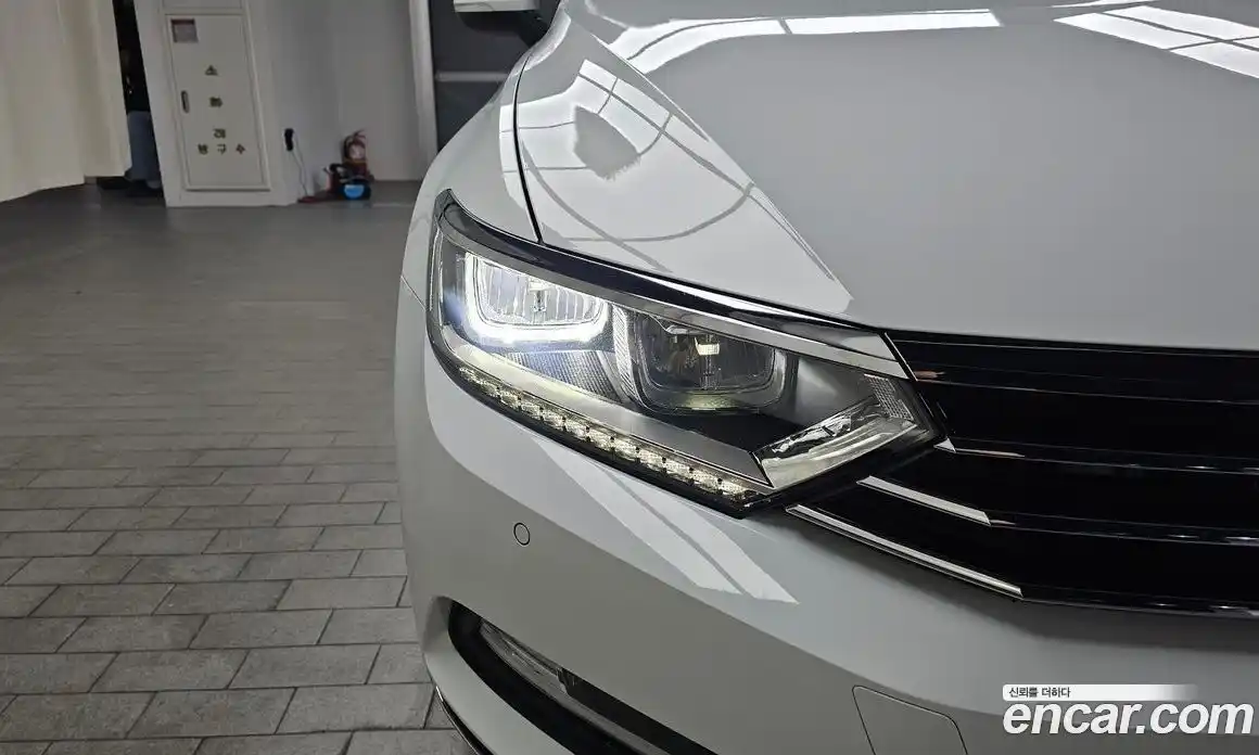 Volkswagen Passat 2018 2.0 автомат (гидро), фото 8