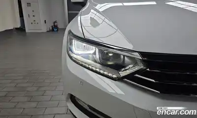 Volkswagen Passat 2018 2.0 автомат (гидро), миниатюра 8