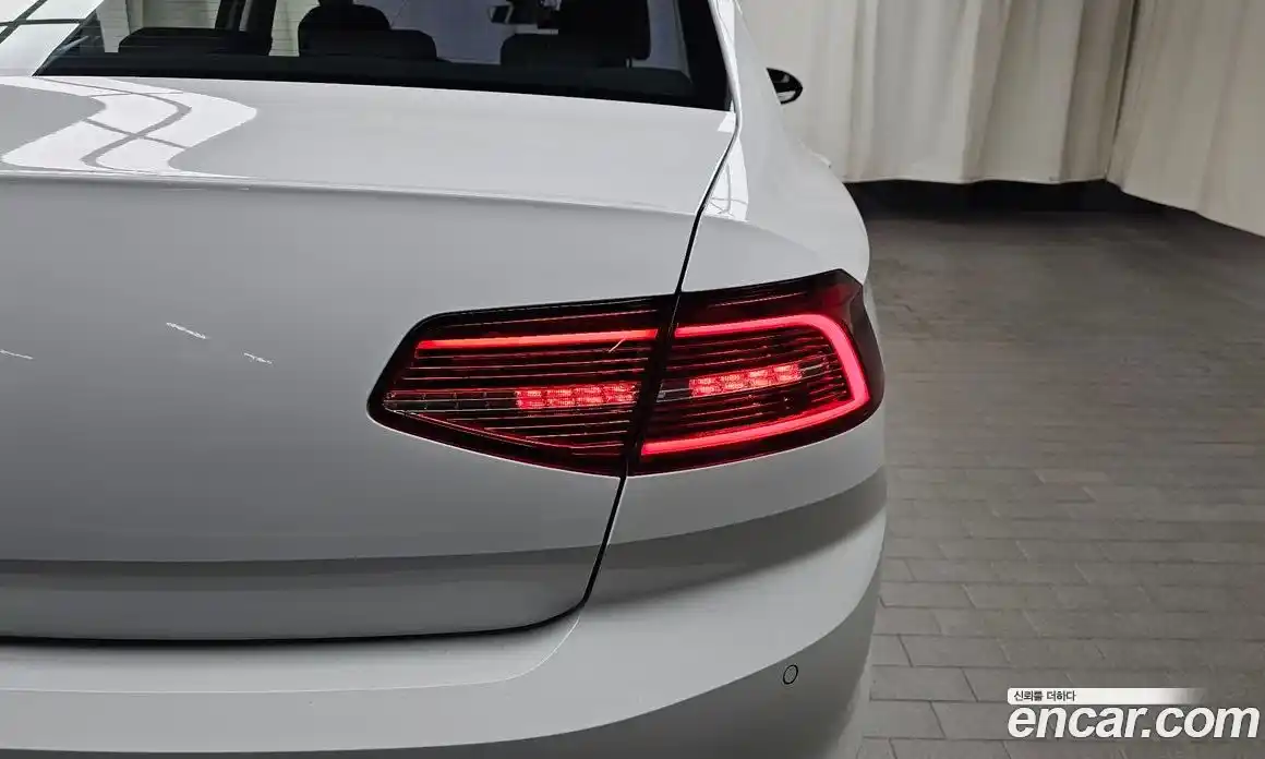 Volkswagen Passat 2018 2.0 автомат (гидро), фото 9