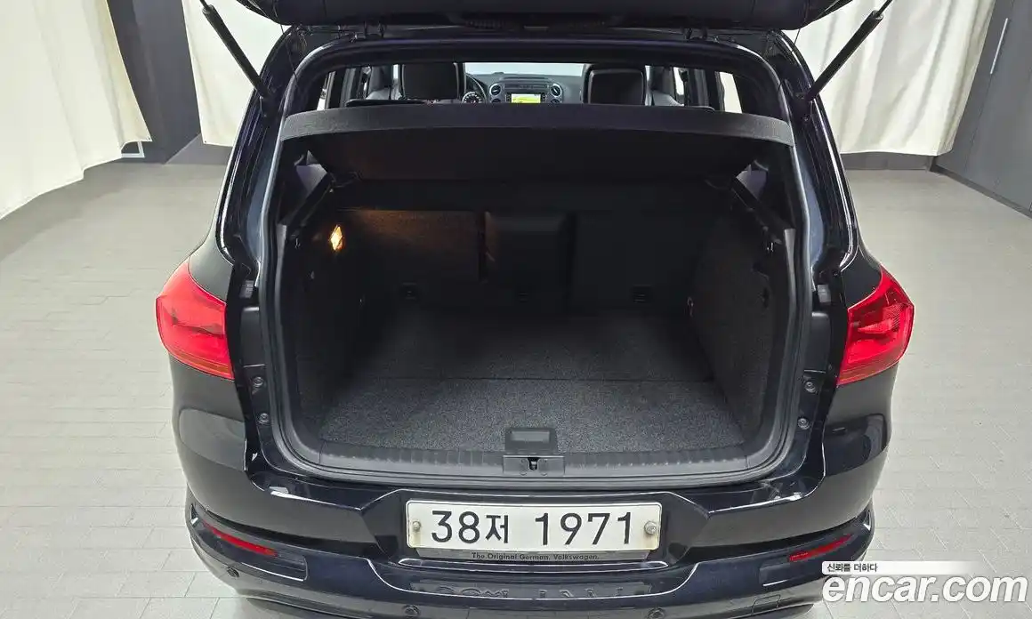 Volkswagen Tiguan 2015 2.0 автомат (гидро), фото 20