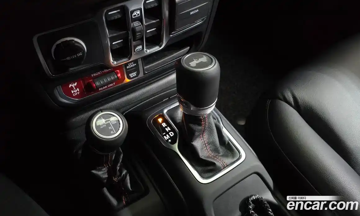 Jeep Wrangler 2023 2.0 автомат (гидро), фото 11