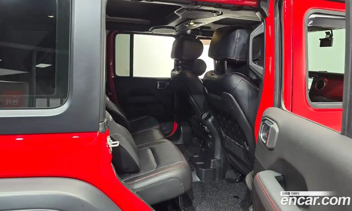 Jeep Wrangler 2023 2.0 автомат (гидро), фото 16