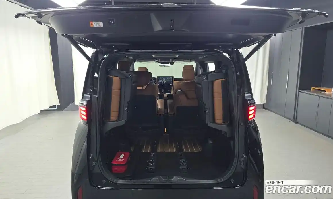 Toyota Alphard 2025 2.5 автомат (гидро), фото 20