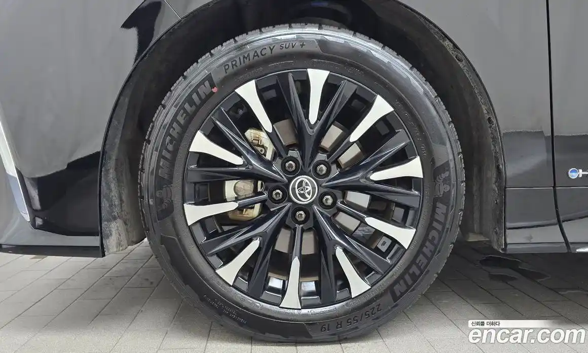 Toyota Alphard 2025 2.5 автомат (гидро), фото 5