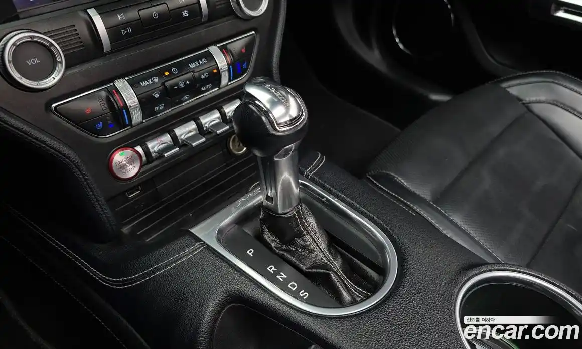 Ford Mustang 2020 2.3 автомат (гидро), фото 12