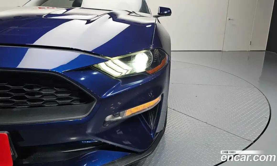 Ford Mustang 2020 2.3 автомат (гидро), фото 8
