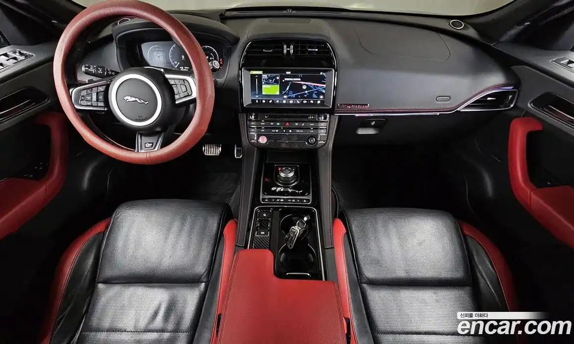 Jaguar F-Pace 2017 3.0 автомат (гидро), фото 7 Jaguar F-Pace 2017 3.0 автомат (гидро), фото 7