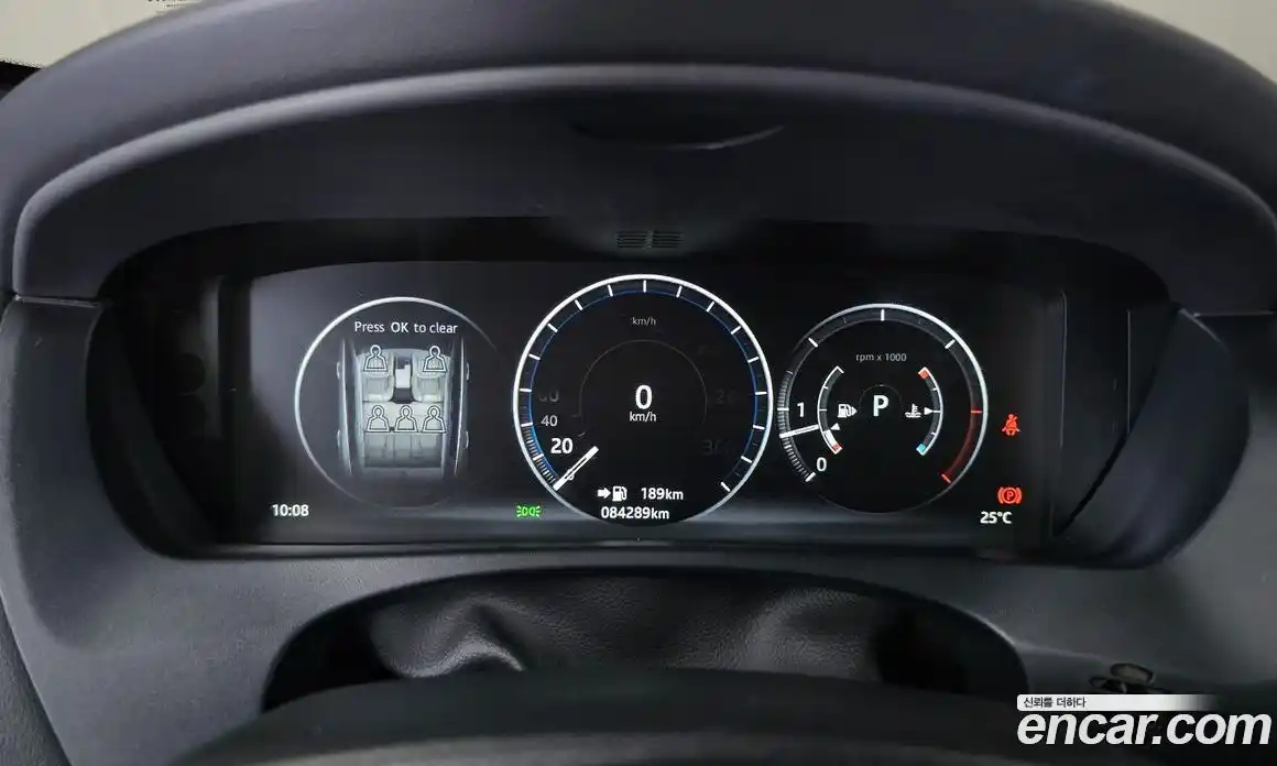 Jaguar F-Pace 2017 3.0 автомат (гидро), фото 8 Jaguar F-Pace 2017 3.0 автомат (гидро), фото 8