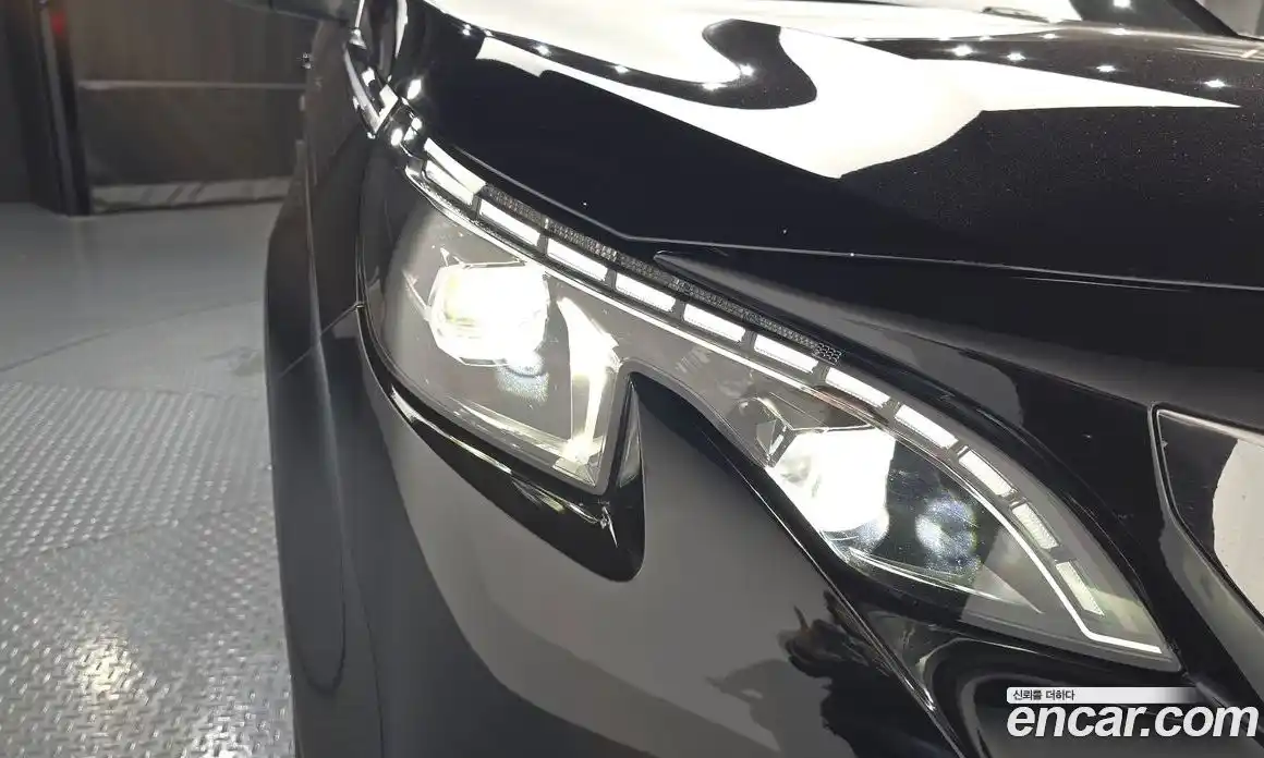 Peugeot 5008 2019 1.5 автомат (гидро), фото 8
