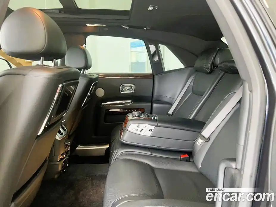 Rolls-Royce Ghost 2018 6.6 автомат (гидро), фото 18 Rolls-Royce Ghost 2018 6.6 автомат (гидро), фото 18