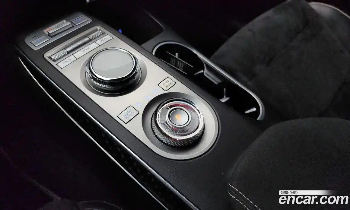 Genesis GV70 2021 2.5 автомат (гидро), фото 9