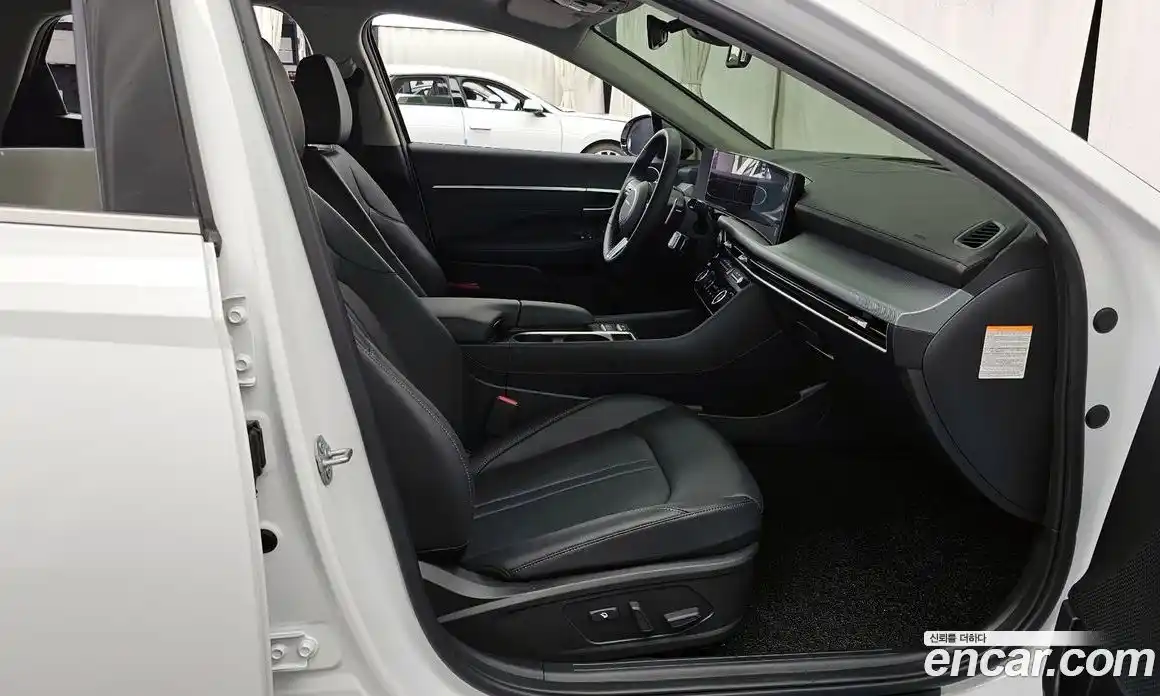 Hyundai Sonata 2025 2.0 автомат (гидро), фото 11
