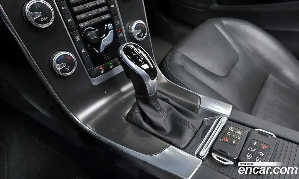 Volvo V60 2015 2.0 автомат (гидро), фото 9
