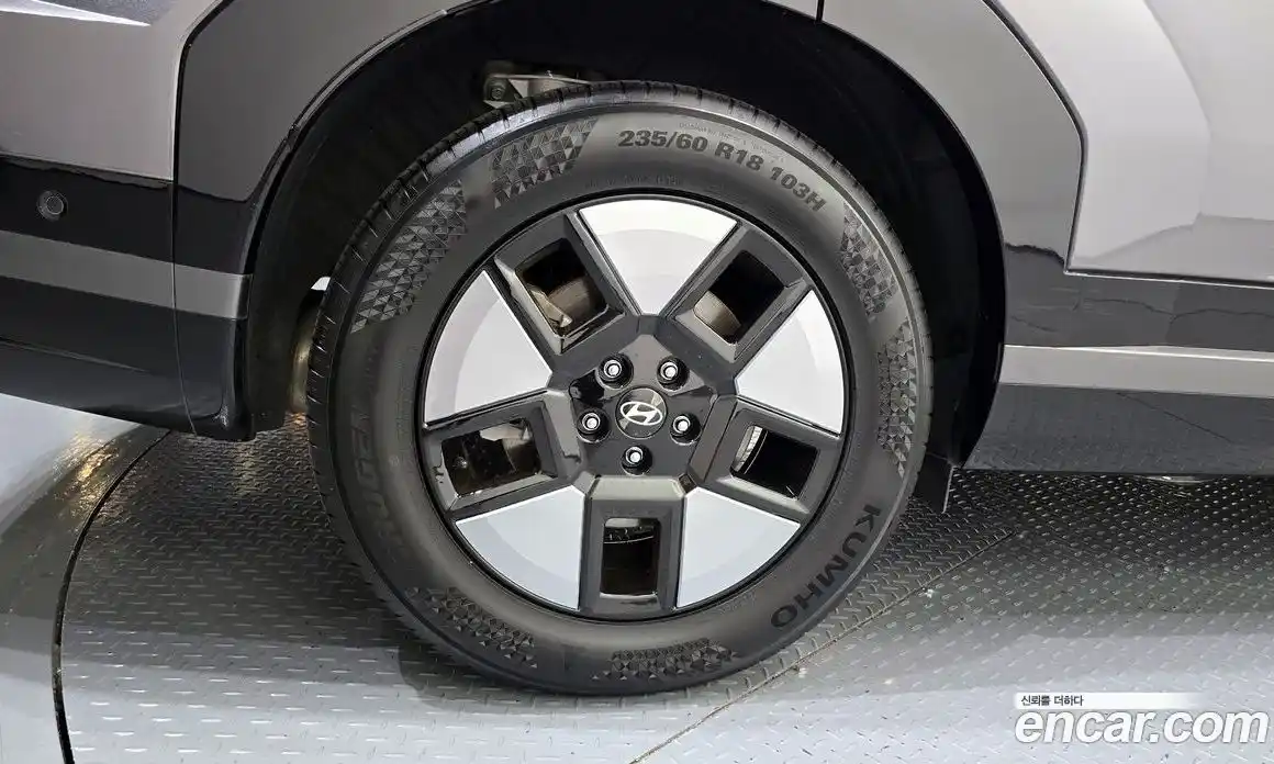 Hyundai Santa Fe 2023 1.6 автомат (гидро), фото 5