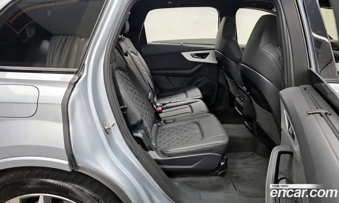 Audi Q7 2023 3.0 автомат (гидро), фото 12