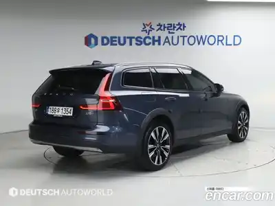 Volvo V60 2024 2.0 автомат (гидро), миниатюра 2
