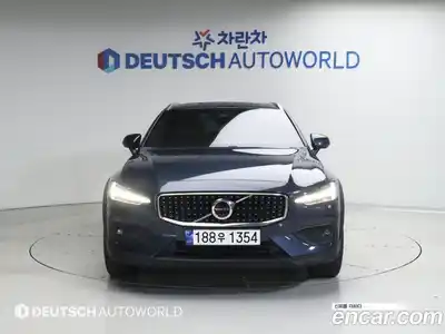 Volvo V60 2024 2.0 автомат (гидро), миниатюра 3