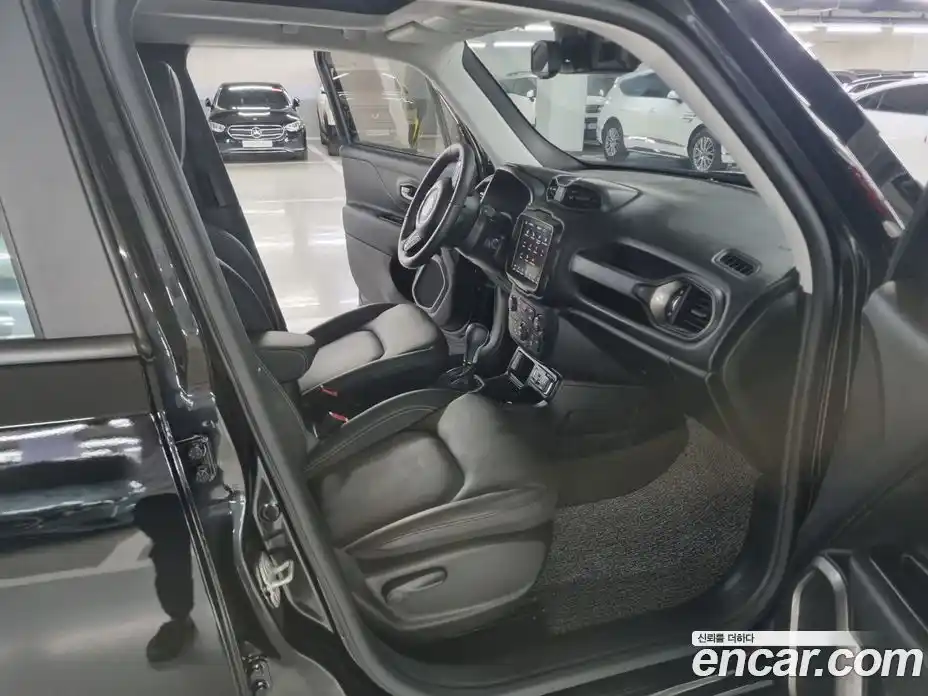 Jeep Renegade 2023 1.3 автомат (гидро), фото 12