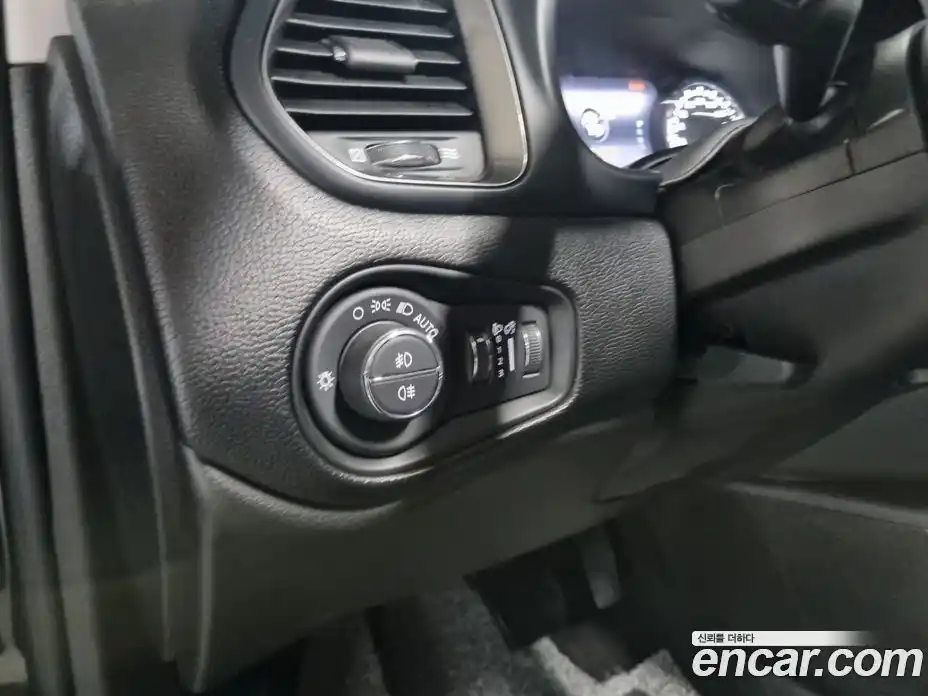 Jeep Renegade 2023 1.3 автомат (гидро), фото 14
