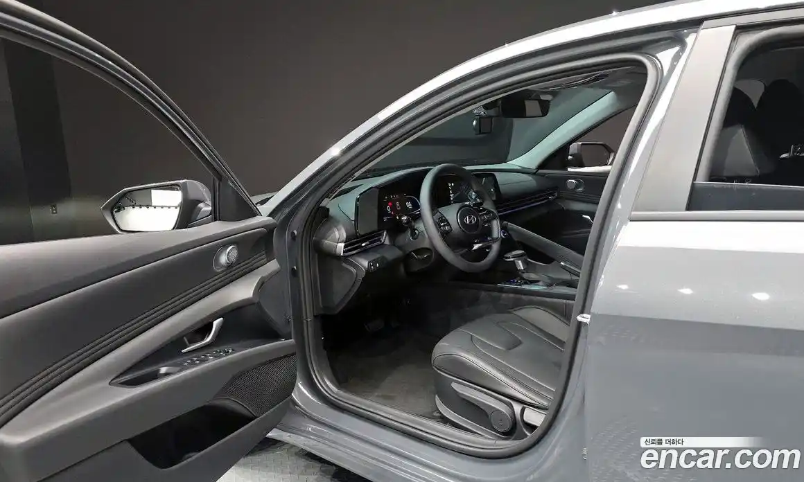 Hyundai Avante 2025 1.6 автомат (гидро), фото 13