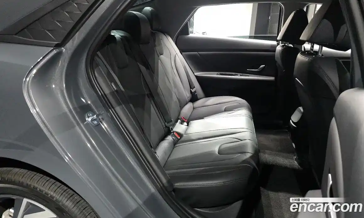 Hyundai Avante 2025 1.6 автомат (гидро), фото 17