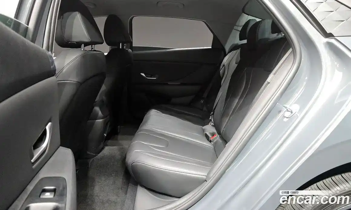 Hyundai Avante 2025 1.6 автомат (гидро), фото 18