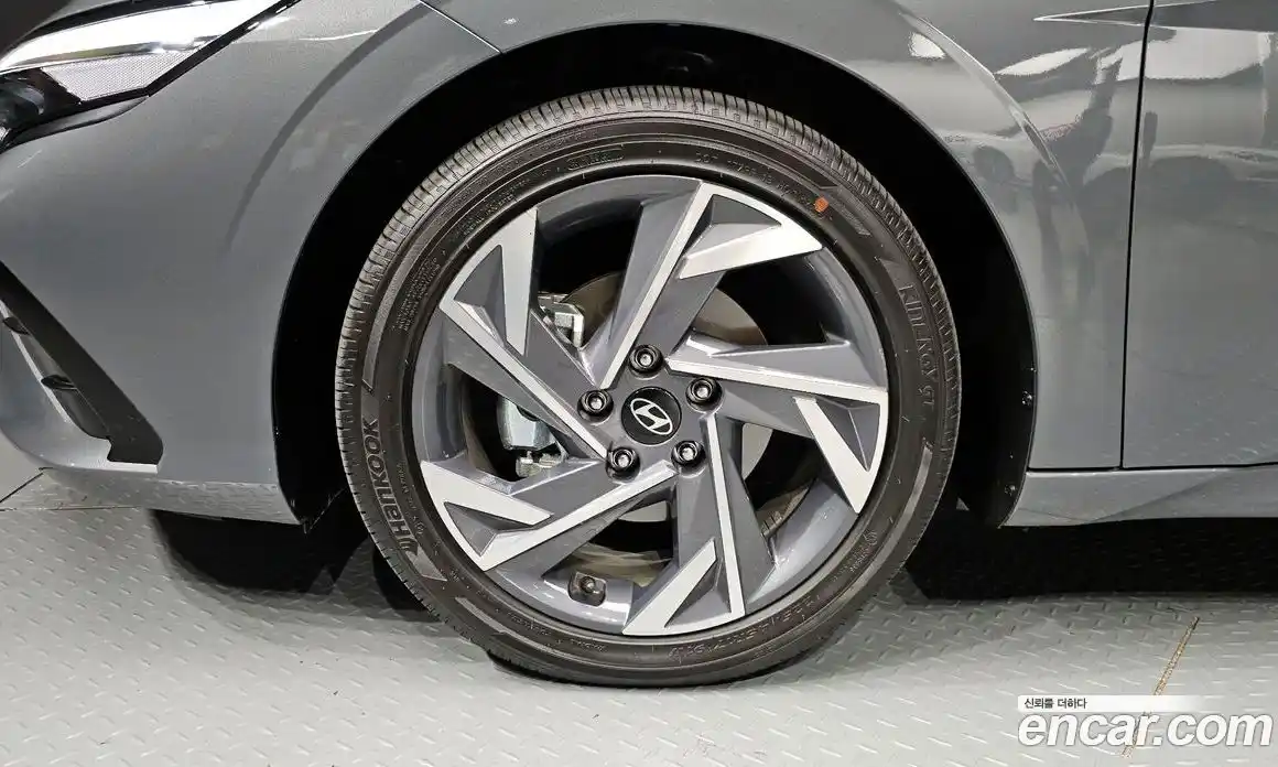 Hyundai Avante 2025 1.6 автомат (гидро), фото 5