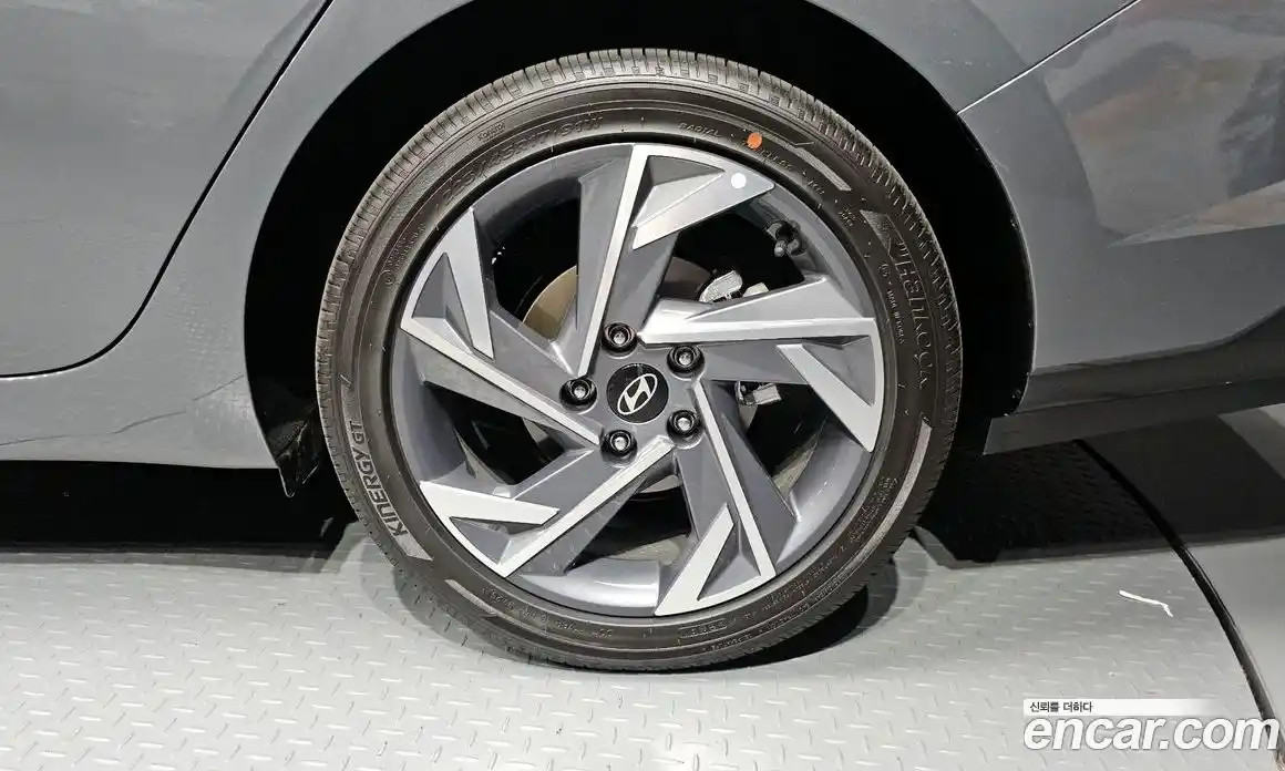 Hyundai Avante 2025 1.6 автомат (гидро), фото 7